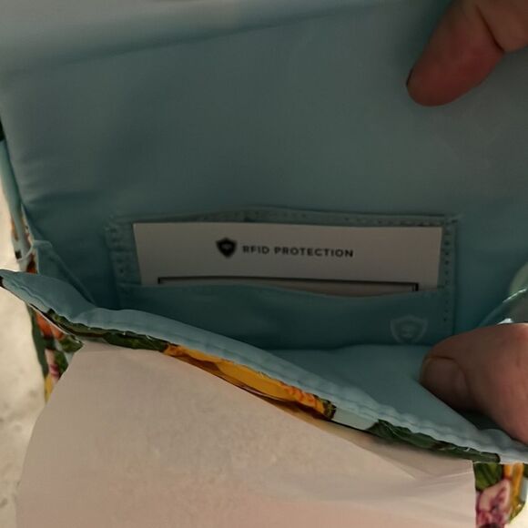 Vera Bradley RFID Little Hipster /Crossbody Quilted Cotton Lemon Grove - Picture 9 of 10